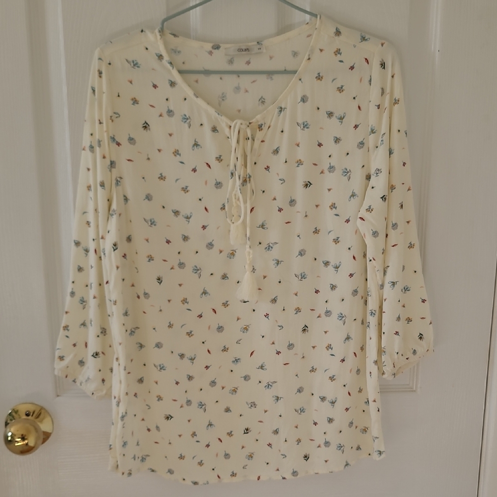 Chic Cream Floral Blouse